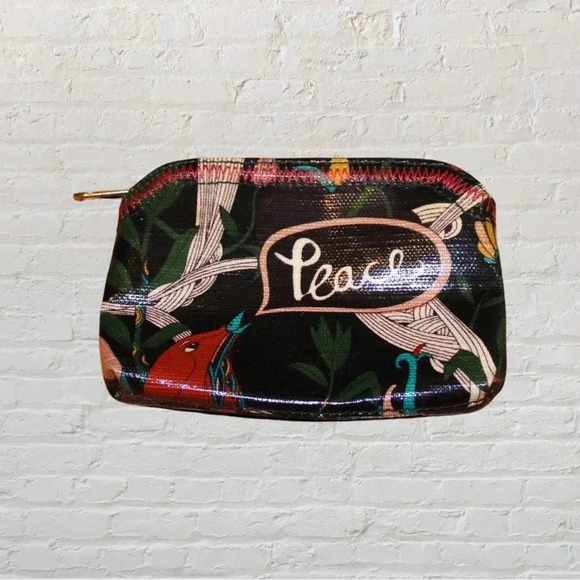 The Sakroots Small Cosmetic Case - Picture 1 of 3
